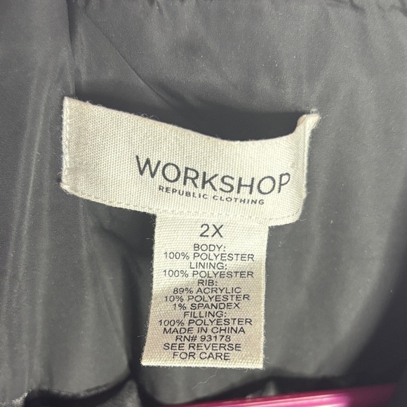 Stylish Women's Black Quilted Vest - Picture 2 of 6